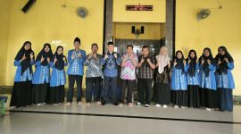 Majelis Dikdasmen PDM Jombang berfoto bersama dengan para guru usai pembinaan