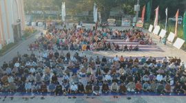 Warga Muhammadiyah di halaman Jombang Muhammadiyah Center (JMC)