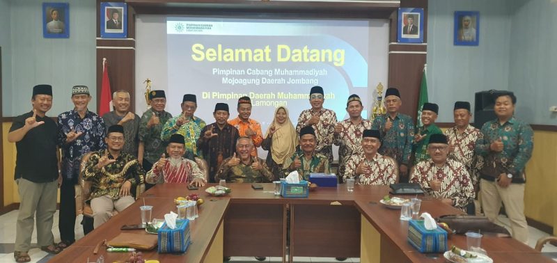 Foto bersama MPKU PDM Jombang dan PDM Lamongan