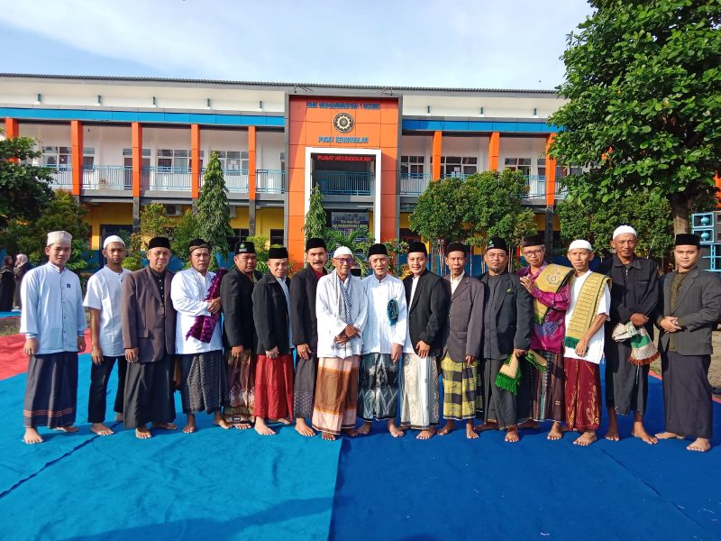 Foto bersama Pimpinan Cabang beserta para tokoh Muhammadiyah Ngoro Jombang