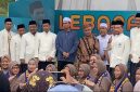 Ust Abdul Somad berfoto bersama Pimpinan Daerah Muhammadiyah Jombang