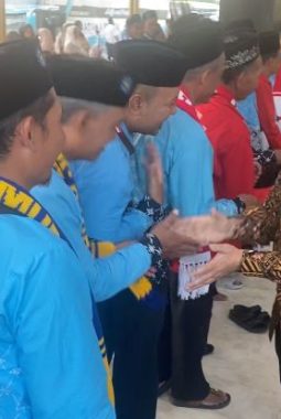 Berangkat Haji, 62 Jamaah Dari KBIHU Sidratul Muntaha Jombang Dilepas Bupati Warsubi