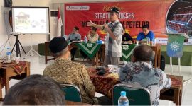 Dr. Ir Abdul Malik, MP, Ketua PDM Jombang membuka pelatihan beternak ayam skala rumahan