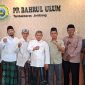Foto bersama Ketua PD Muhammadiyah Jombang, Dr Ir Abdul Malik MP, IPU dan Panitia Lokal Muktamar NU ke 35 (tengah) beserta jajaran PDM dan LazisMu 