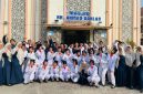 Tim Paskibra SMA Muhammadiyah 1 Jombang foto bersama usai upacara HUT RI
