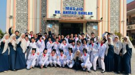 Tim Paskibra SMA Muhammadiyah 1 Jombang foto bersama usai upacara HUT RI